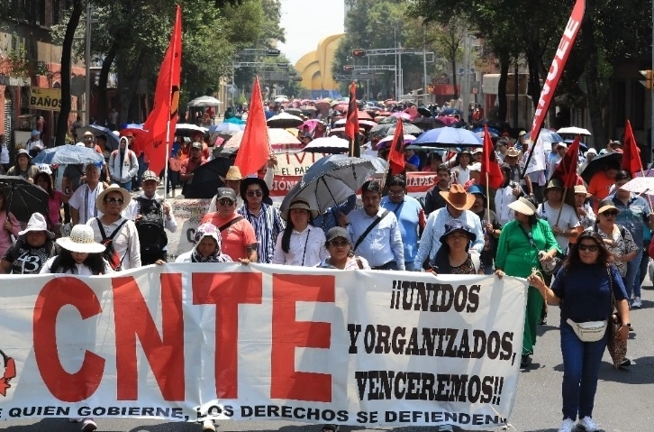 soyoaxaquenosr's tweet photo. «Banderazo de salida» a negociaciones con Sheinbaum, anuncia CNTE https://t.co/znsPIAjtDm https://t.co/wAgmQ8nHVk