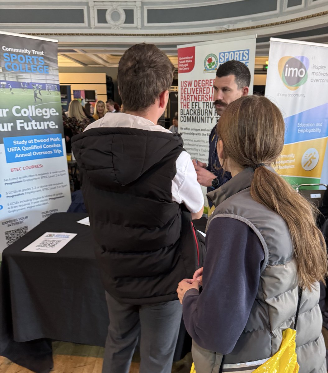 Thank you to <a href="/BwDnewdirection/">New Directions Careers Service BwD</a> for hosting #blackburnispires - our Year 11s really enjoyed talking to all the providers, definitely the best one to date! Fantastic engagement all around. #Post16 #Careers #Employersenvounters @Head_TheHeights