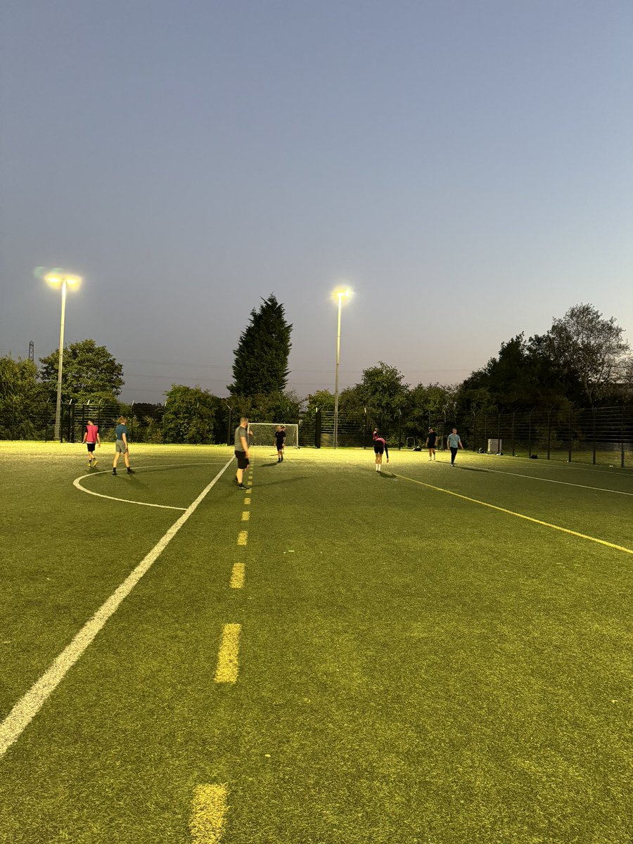 Great training session back on the 4G Wednesday in preparation for this weekends home game against Cherrybrook. 

Get down &amp; support the lads 🔵⚫️🔵⚫️

📅Sunday 22nd September 11:00 KO 
🏟️ Jubilee Park, M46 0SE
🎟️ FOC 

CLUB HOUSE OPEN FROM 10AM ☕️🫖🍻🥪