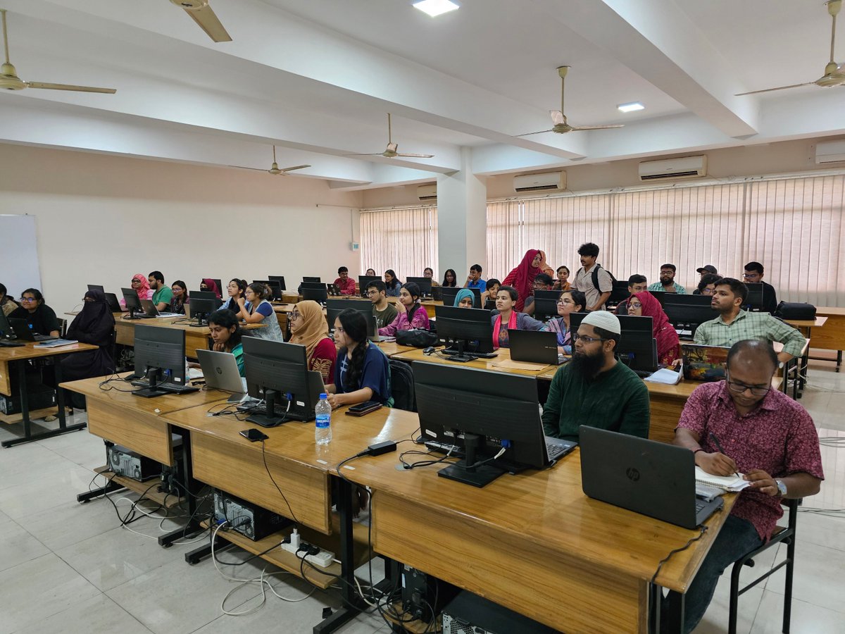 BuetAcs's tweet photo. Today, the enthusiast students attended an amazing workshop 'Chemdraw' arranged by ACS Student Chapter! A big thanks to Jarin Tasnim Maisha for conducting such an engaging session. Looking forward to more sessions and your presence, good people!
#BUETACS
#BUETBME
#ACS
#acsstudent https://t.co/PKFkr8B9c1