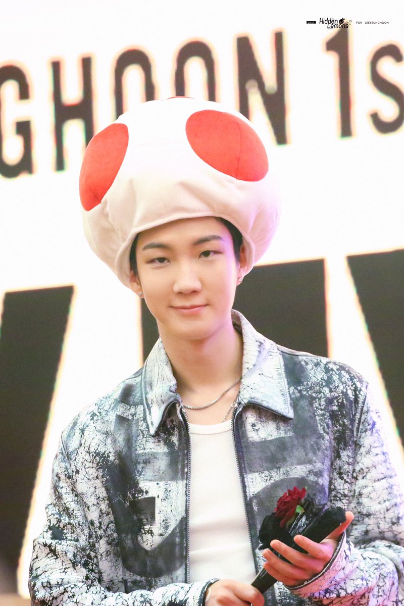 HiddenInLemons's tweet photo. 240921 ShangHai

@official_hoony_ 

#WINNER #위너 #HOONY #이승훈 https://t.co/jTZU8LyRn7