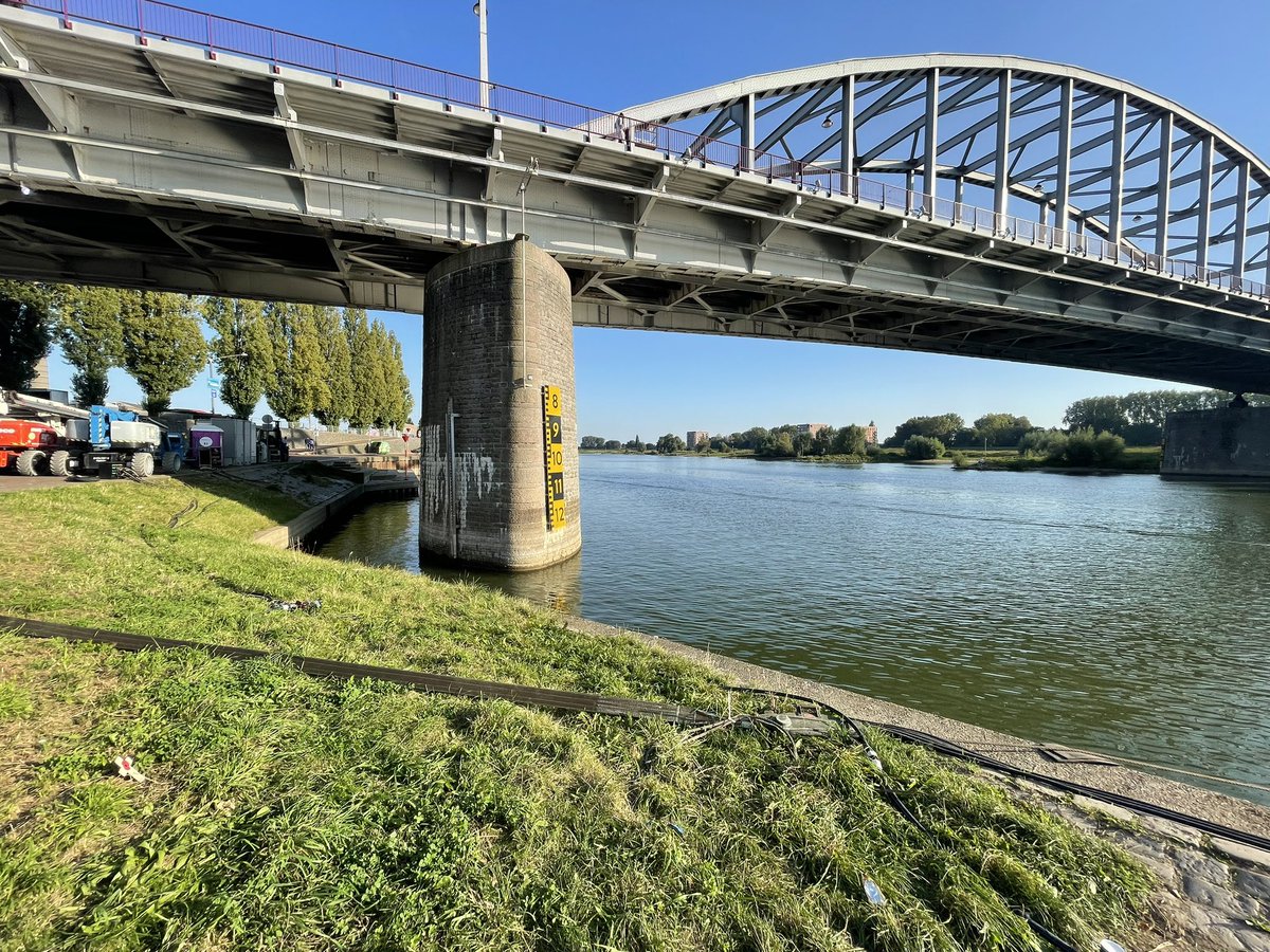 One of the lady’s on my coach, dad was sadly killed at Arnhem Bridge on the 19th September 1944. Bdr William Bradley was with the 1st Airlanding Anti Tank Battery RA. Very special moment <a href="/LegerBattleTour/">Leger Battlefield Tours</a> <a href="/royalartillery1/">Royal Artillery</a>