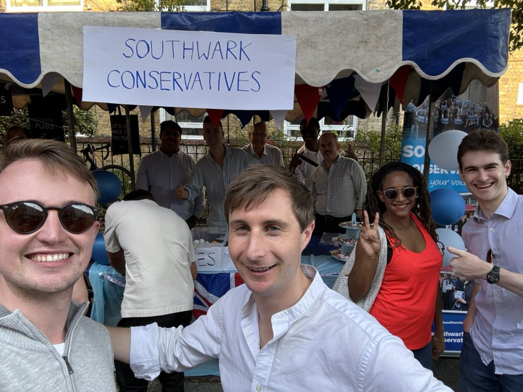 SouthwarkTories's tweet photo. Team Southwark out at the Bermondsey Street Festival today!

We spoke to hundreds of people about Southwark Council’s failings, and the issues that they face!

#Conservatives https://t.co/qJj5TC1qmm