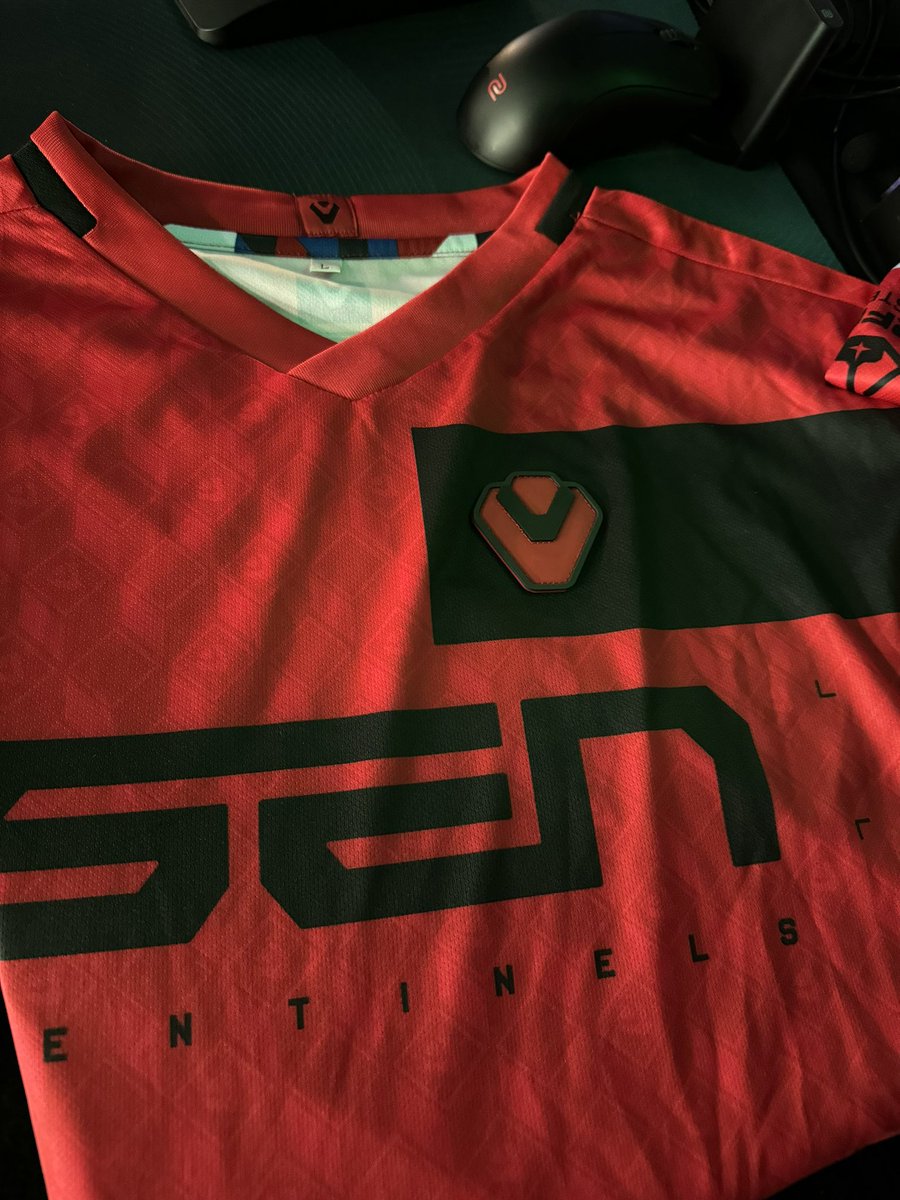 ZOWIEbyBenQUSA's tweet photo. We’re are doing a @Sentinels pro jersey giveaway at our booth today at 2:30pm! 

Stop by and Experience the all new XL2566X+ 400Hz monitor while you’re here! 

#TwitchCon2024 #SENTINELS #ZOWIE https://t.co/7eeVQgmLNd