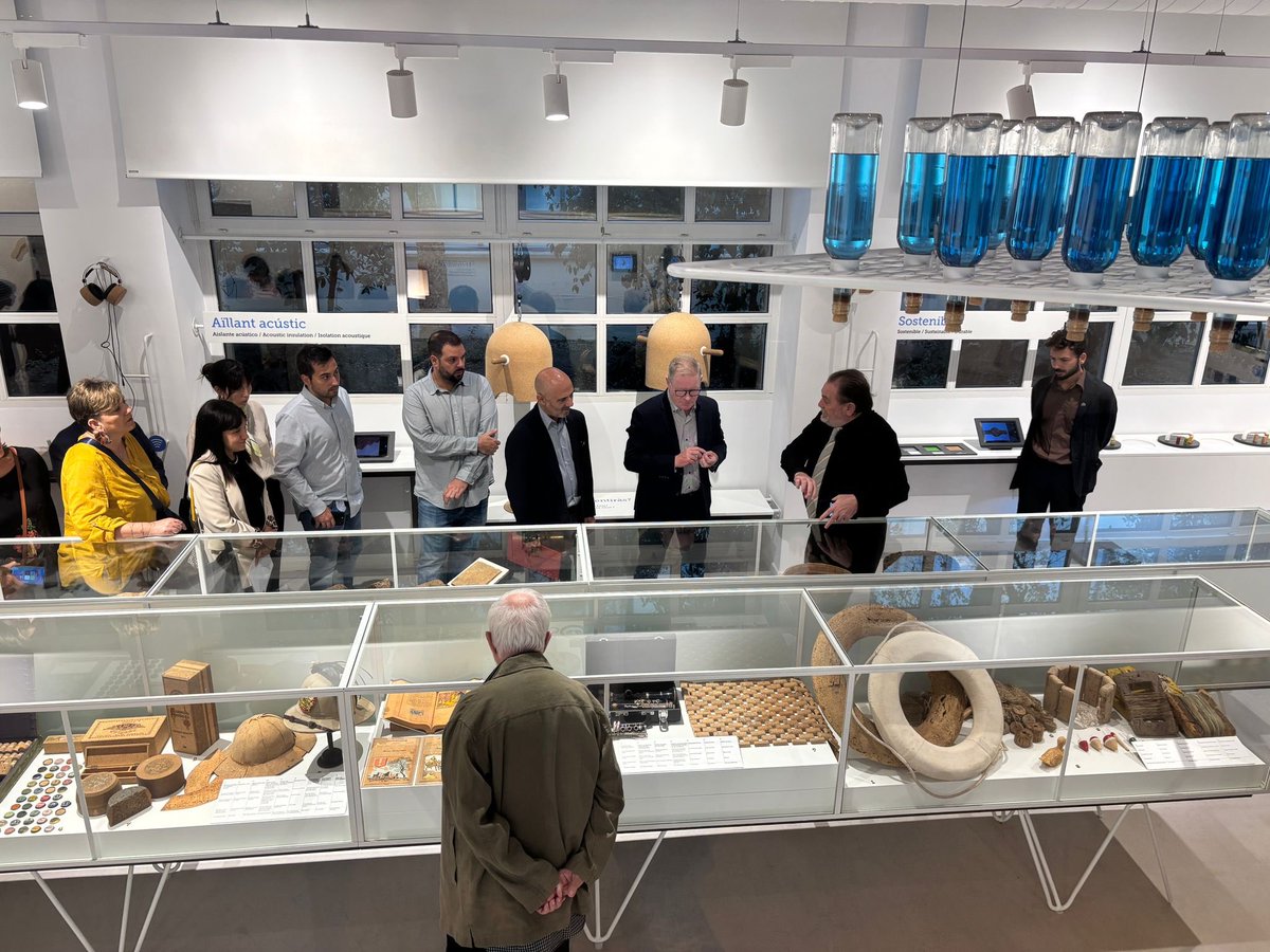 DiputacioGirona's tweet image. 🌳Inaugurem la nova exposició permanent del @elMuseudelSuro a #Palafrugell.
➡️La mostra proposa un viatge a través de la industrialització i del món del suro.
✅s’obren al públic 1⃣.2⃣0⃣0⃣metres quadrats d’exposició permanent
✅mostra de 7⃣0⃣0⃣ objectes, molts d’ells inèdits.…