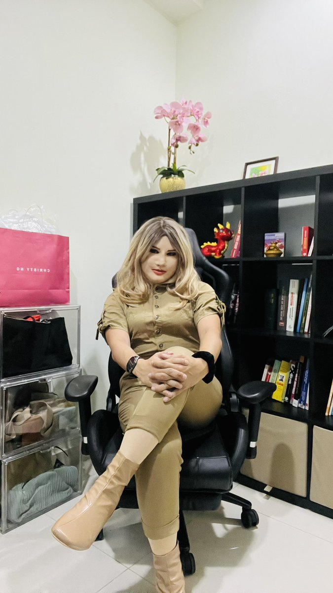 Female Safari Ranger ?
#femalemask