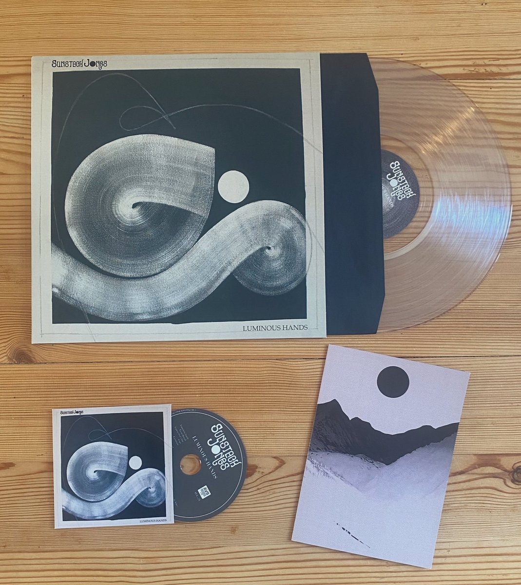 sunstack jones (@sunstackjones) on Twitter photo Luminous Hands : AV8-24
(Limited Edition Clear Vinyl LP/CD - both with signed booklet)
TRACKS:
Luminous Hands
Even Though
I Guess That's Fine
Cope
Upstream
Dear Lord
Useless Saying
Laughing
Moriarty Motel
Can't Go Back Home
av8recordsltd.co.uk/product/sunsta…
<a href="/aviatormusicuk/">AV8 Records Ltd #MDANT</a> Luminous Hands : AV8-24
(Limited Edition Clear Vinyl LP/CD - both with signed booklet)
TRACKS:
Luminous Hands
Even Though
I Guess That's Fine
Cope
Upstream
Dear Lord
Useless Saying
Laughing
Moriarty Motel
Can't Go Back Home
av8recordsltd.co.uk/product/sunsta…
<a href="/aviatormusicuk/">AV8 Records Ltd #MDANT</a>