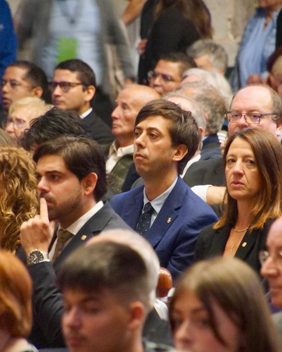 comusantjulia's tweet photo. El cònsol major @Cerni_Cairat i el conseller menor han assistit en representació del Comú a l’ordenació del bisbe coadjutor d’Urgell, Josep-Lluís Serrano Pentinat
#bisbe #santjuliadeloria
@BisbatUrgell https://t.co/fsLfJThnu6