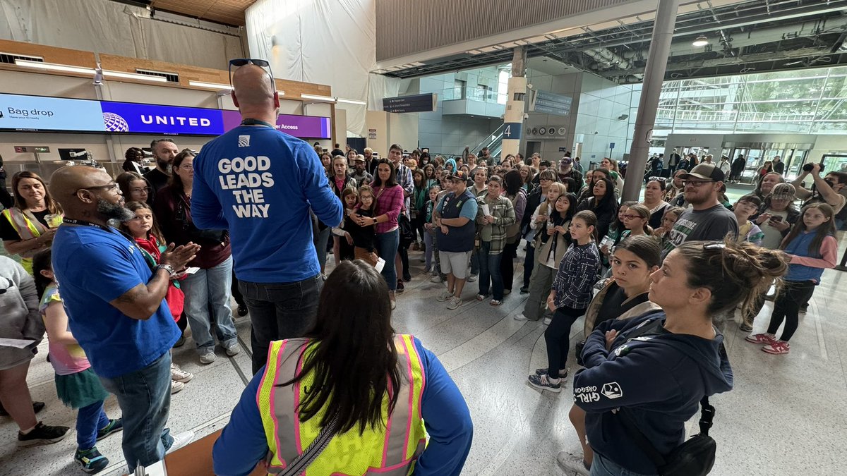 Wow!! <a href="/united/">United Airlines</a> helping <a href="/girlscouts/">Girl Scouts</a> through their #GirlsInAviation day. Filled with exciting information, inspiring stories, and just some ‘plane’ old fun.