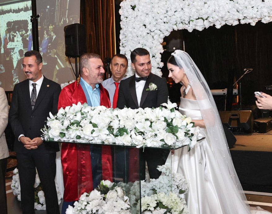 Kıymetli misafilerin şahitliğinde; AK Parti Ankara İl Yönetim Kurulu Üyesi Sn. Sedat Yıldız’ın kardeşi Rüknettin ile Bengisu kardeşlerimizin nikah akdini gerçekleştirdik. Genç çifti tebrik eder, kendilerine ömür boyu mutluluklar dilerim.