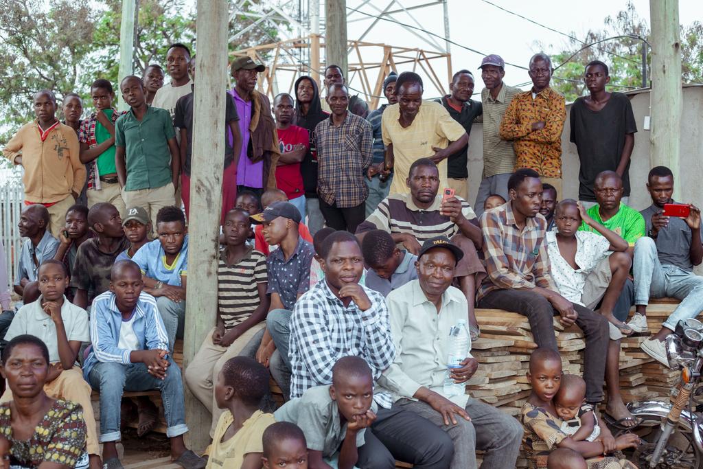 ACTBarazaKivuli's tweet photo. Leo Septemba 21, Waziri Kivuli wa Viwanda na Biashara, Ndugu @Mwanaishamndeme amehutubia mkutano wa hadhara uliofanyika Jimbo la Kisesa Mkoani Simiyu.

Ndugu Mndeme yuko katika ziara ya Katibu Mkuu @AdoShaibu Kanda Ziwa na Dhahabu.

#Miezi10 #WanachamaMilioni10
@ACTwazalendo https://t.co/9s2UZC54V0