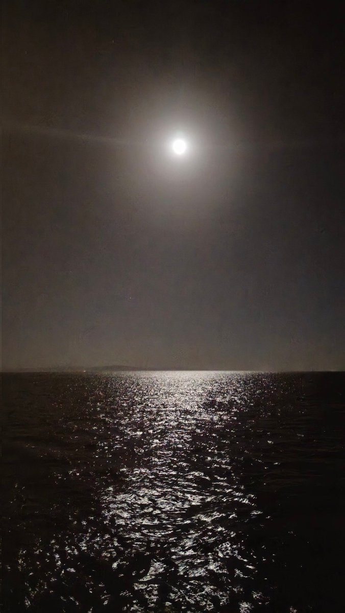 فإملأنَّ من روحك فراغ نفسي المظلمة
و انشر النور البهي في أرجائي المعتمة :)