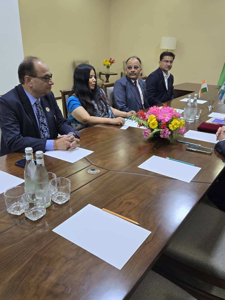 amb_tashkent's tweet photo. Amb Smita Pant spoke at the foundation day of Samarkand State University on 🇮🇳&amp;🇺🇿  relations, Study in India &amp; ITEC prog. SSU celebrates 604 years of its foundation.
@dpa_mea
@MEAIndia
@StudyInIndiaGov https://t.co/k5gJE9IjkZ