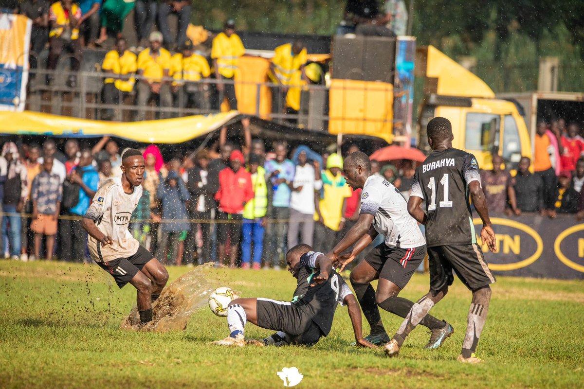 Sagiomhza's tweet photo. In the TOORO kingdom Masaza Cup finals, Burahya and Fort Portal tied 1-1, and Burahya won the game in penalty kicks, emerging as the winner of the 2023 Masaza Cup for TOORO kingdom.

@mtnug 
@ObukamaBwaTooro https://t.co/ysEmcfMVsK