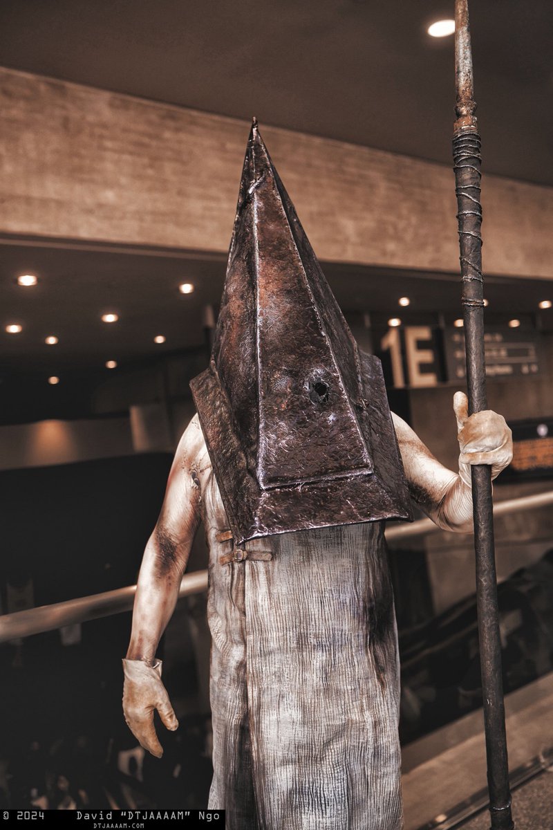 Another amazing pic from <a href="/DTJAAAAM/">DTJAAAAM</a> !! Thanks again man! A huge thank you to <a href="/djrubynyc/">Ruby Taki</a> for making this iconic cosplay piece for me. You are beyond amazing!!
#silenthill2