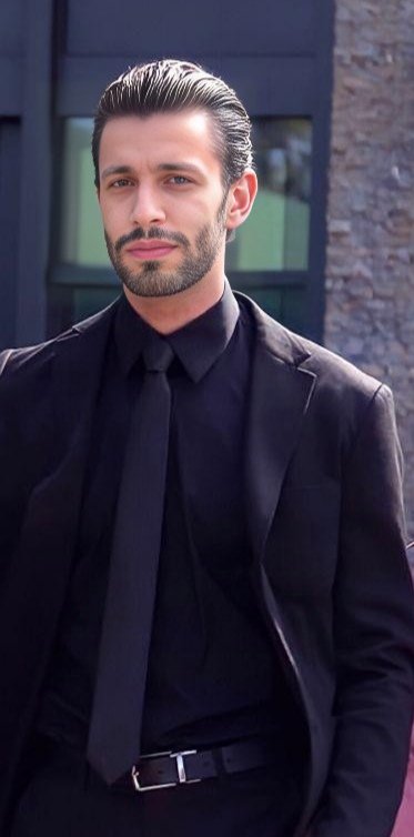 SrsharYash1989's tweet photo. 1مهر1401،،،سالگردجاویدنام
#داریوش_ریگی 🥀🕊️💔🖤
(1)،ای شمع شب تارم خون ازغم تو بارم
گشت کمرم خم اززاری بسیار
گویند تو رفتی اما تو هنوز هستی
تکثیر شجاعت وغیر تی
داریوش عزیزم، پسر باغیرتم، رنج ومحنت زیادی کشیدم خون جگر خوردم تا بزرگت کردم شدی جوانی رشید وبا غیرت، شدی نان آور خانه، https://t.co/aF0jpdfac1