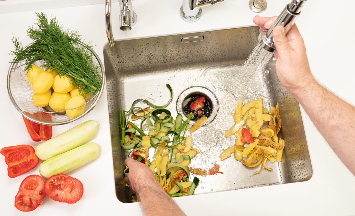 pluggedpiper's tweet image. Fix your garbage disposal like a pro! 🏠🚿

Find out the top causes of garbage disposal clogs and how to clear them effectively. 💧 

#HomeRepairs #DIYTips #DIYPlumbing #HomeMaintenance #DisposalTips bit.ly/3yXkV1i