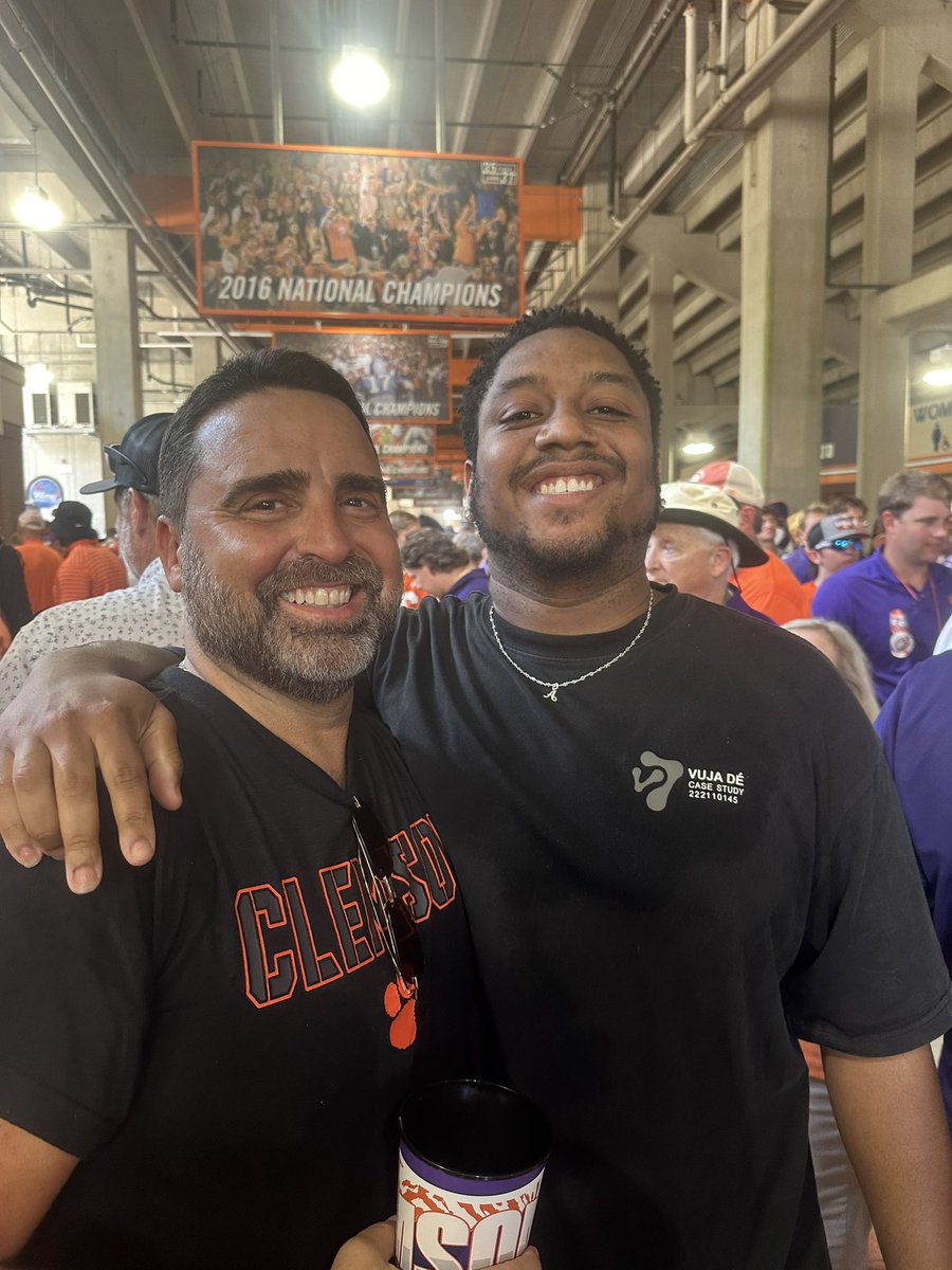 luvbreeezy's tweet photo. just ran into WAD at the clemson game 🙏 @LouStandUP1 @LosPollosTV https://t.co/zpmCoaVJbq