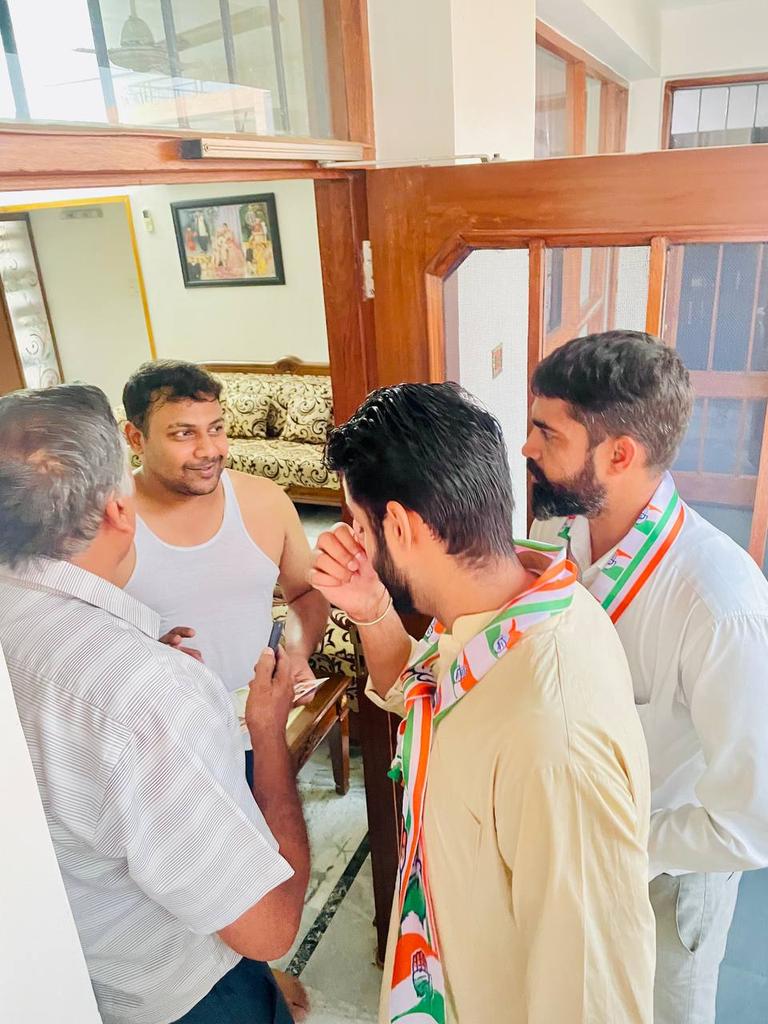 dampy_malhotra's tweet photo. Door To Door Campaign at Mansa Devi Complex, Sector 5, Panchkula with local @INCHaryana workers..
#HaryanaElection2024 https://t.co/01pJcLgB80