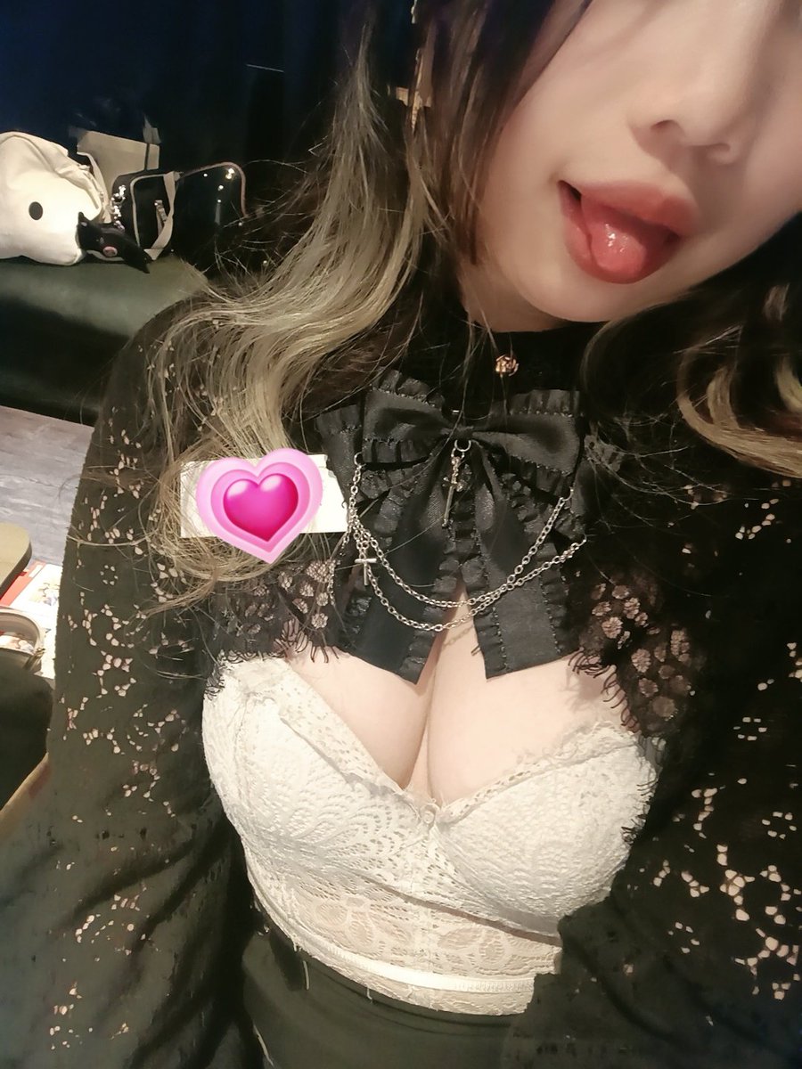 icute1104's tweet photo. 現在這個時間合理對吧 https://t.co/x7Ga7iS8LM