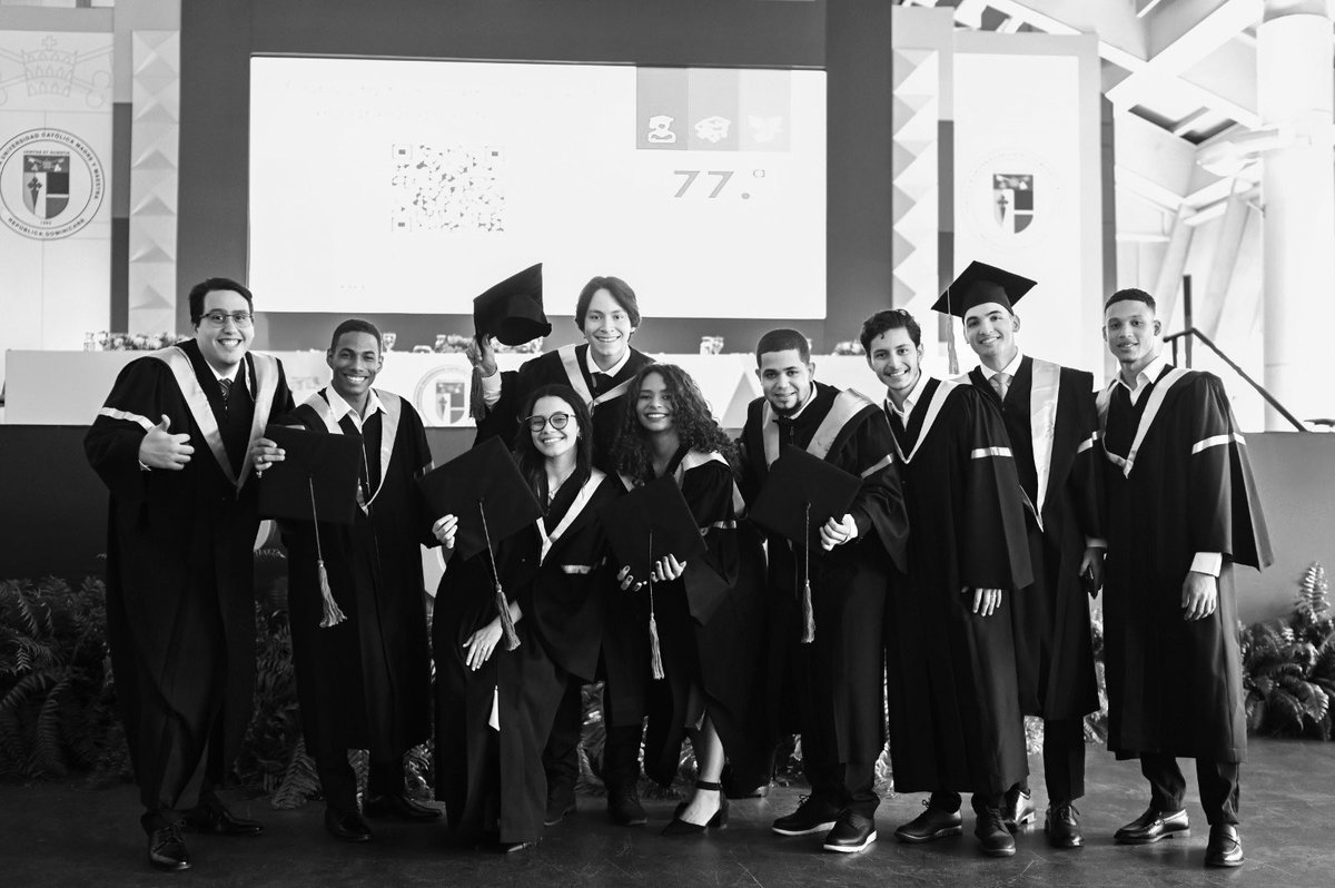 En 62 años de historia, hemos entregado a la sociedad 100,022 egresados🎓

#100kEGRESADOS#77GRADCSD #SomosPUCMM