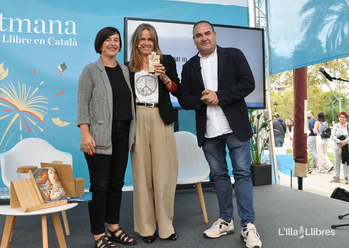 illadelsllibres's tweet photo. Sònia Lleonart Dormuà, guanyadora del 14è Premi L'Illa dels Llibres per la novel·la "Nascuda de Venus"
L'acte s'ha celebrat en el marc de la Setmana del Llibre en Català https://t.co/XAAS2ETSRV
