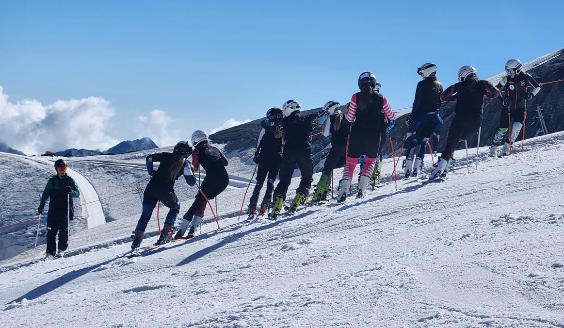 Snowboard y Esquí tweet media