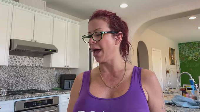 Alexis Fawx is live now! https://t.co/11enTIVPyy https://t.co/l8l6KZ0zqA