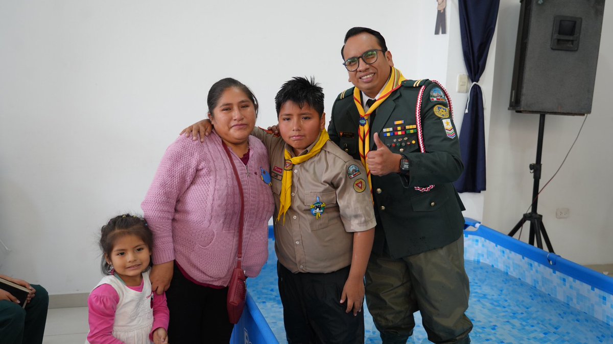 AdventistaMiCOP's tweet photo. Luis, conquistador del Club Oasis del DM Carabayllo A, predicó esta mañana un inspirador mensaje, finalizando el mismo, tomó la decisión de bautizarse. 🙏💛 Nos alegramos por este paso en su vida cristiana. #DíaMundialDelConquistador #pathfinder #MaranataSpring https://t.co/yk5SIXULhm