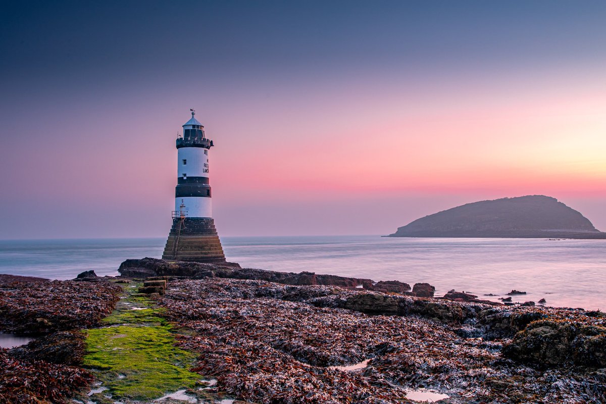 dkj101's tweet image. Penmon lighthouse at sunrise

 #sunrise #longexposure #Wales #lighthouse #canon5div #landscapephotography