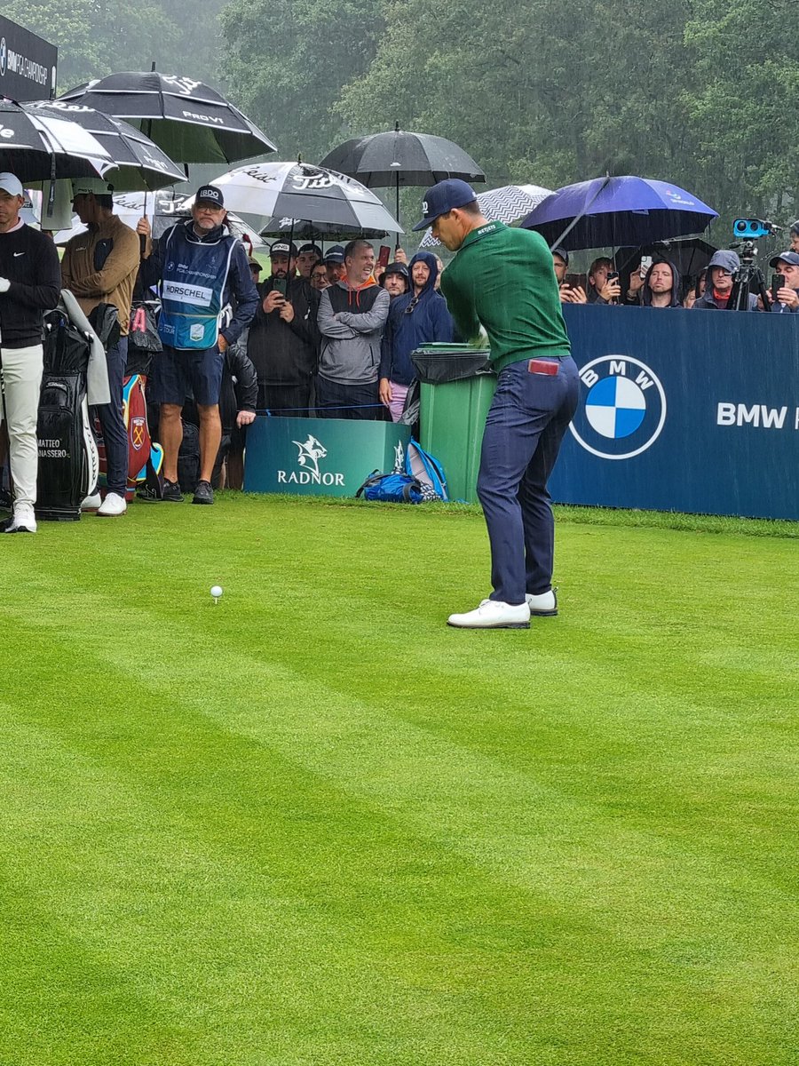 IronsCrofty's tweet image. Bring it home tomorrow @BillyHo_Golf great watching u today, despite the rain, what a run of birdies ⚒️⛳️👍