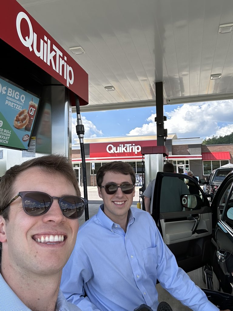 dsimmons83's tweet photo. @JoshPateCFB why would we go to Buc-ee’s when we could go to QuickTrip instead? https://t.co/SFTFmycRZi