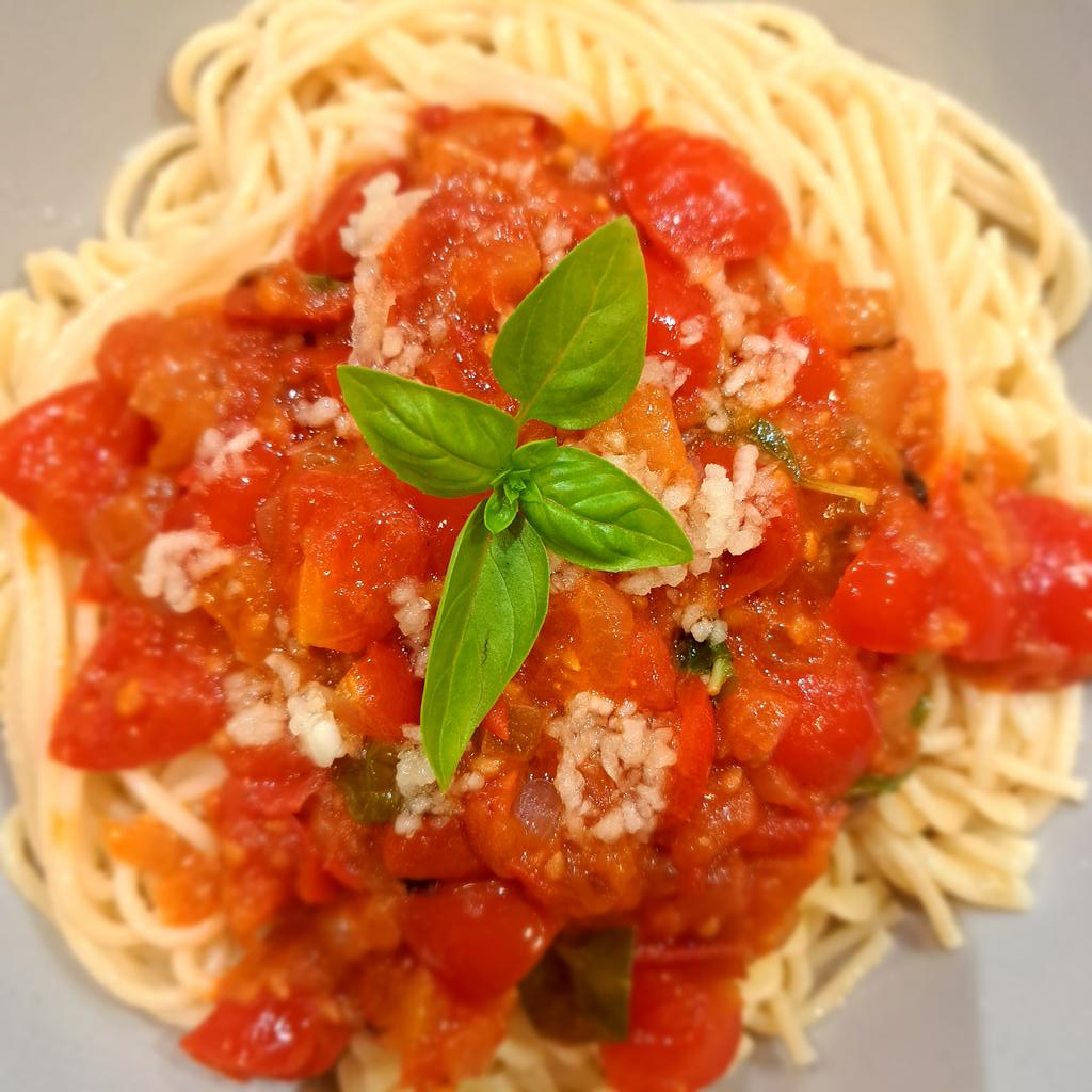 Gudriniece's tweet photo. Buon appetito...Molto delizioso!!! 🤌🏻
#GoddessEva 
#luxurylifestyle 
#goddess 
#pasta https://t.co/AnKQOqcbWb