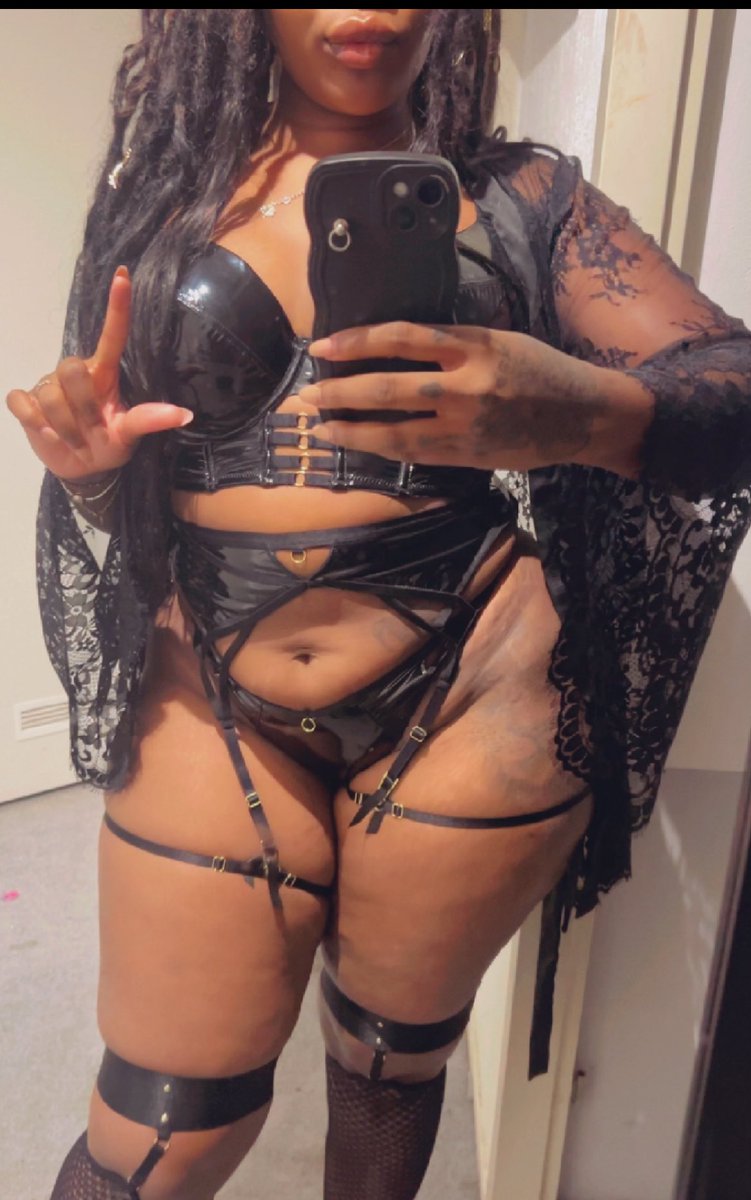 brittani_ca's tweet photo. Im coming for you ……..

#finsub
#tikkielslaaf
#paypig
#slaaf https://t.co/s9am8vrGx4