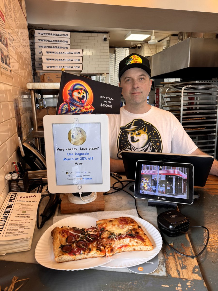cb_doge's tweet photo. I just paid for my pizza in NYC using Dogecoin. 

Let that sink in! https://t.co/vulSRbH1Or