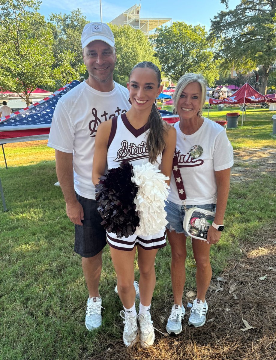 blindreferee's tweet image. #HAILSTATE 🐶