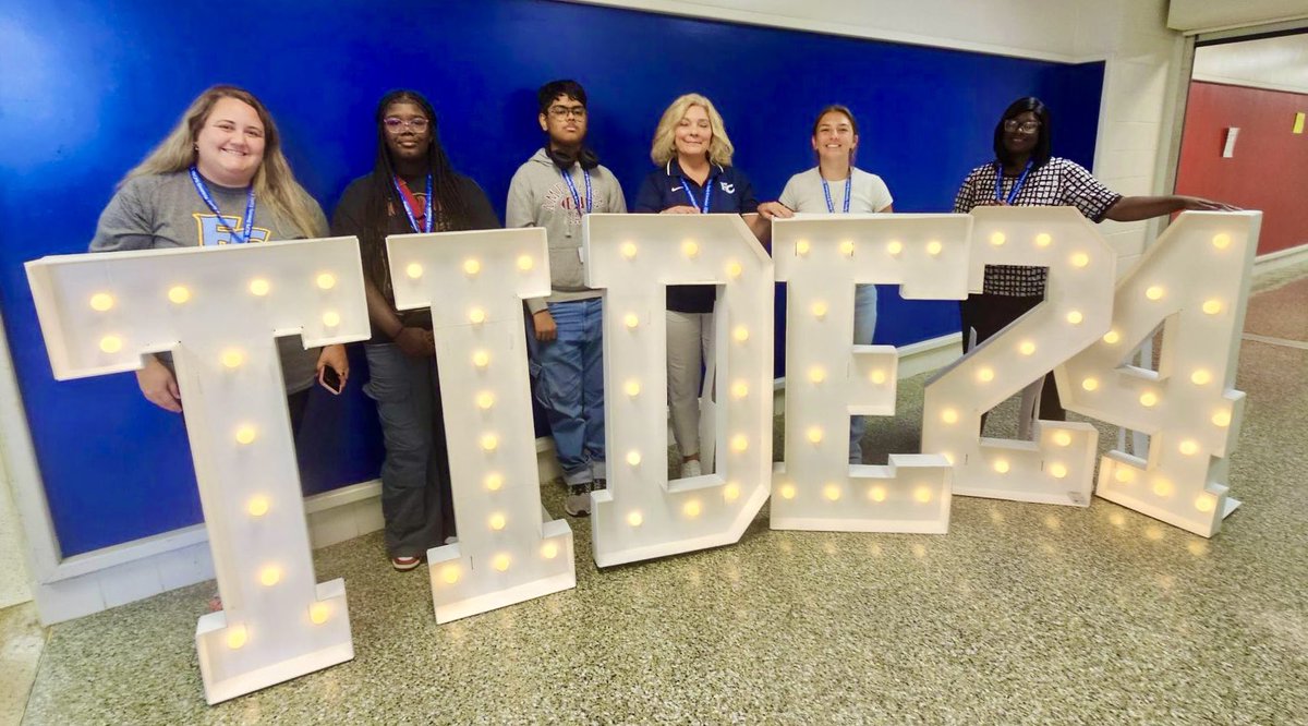 SammiBetham's tweet image. Building community and having an absolute blast at the @VbcpsDEI Annual TIDE Student Coalition Kickoff! So proud of our @FirstColonialHS student leaders and all @vbschools students representing their school communities! #WeRFC  #WeRVBSchools! 🙌🏼💙🫶🏻