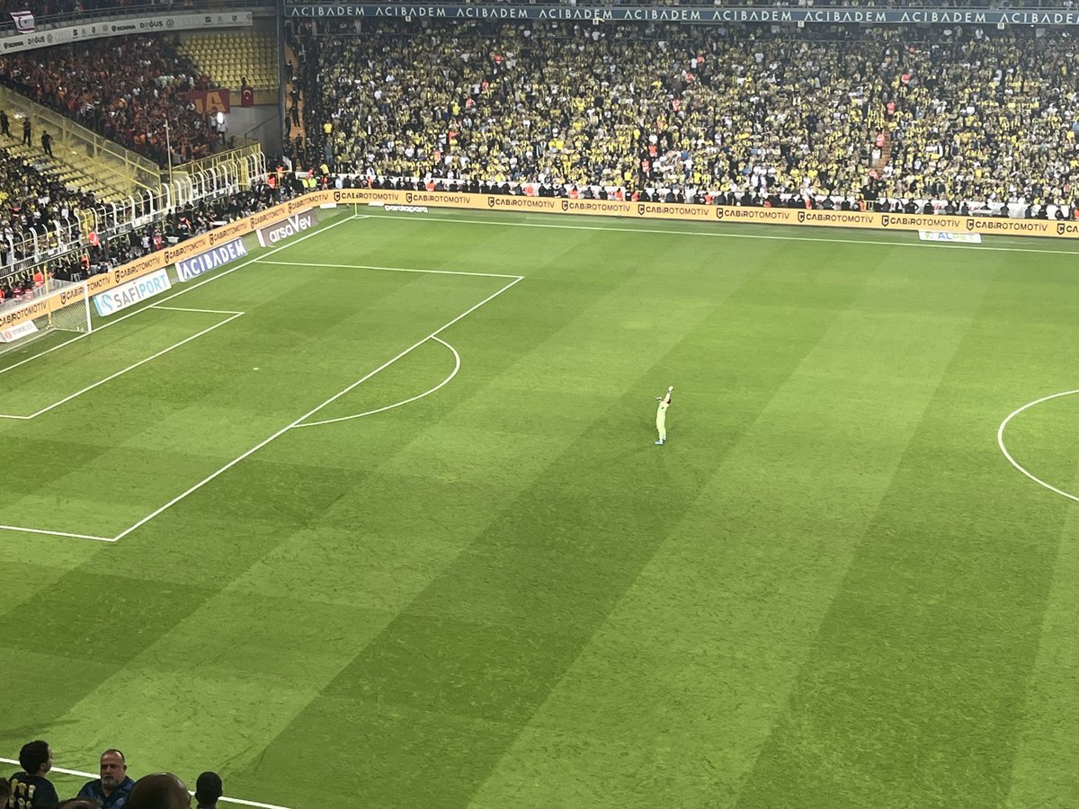 Galatasaray'ın 3. golünden sonra Fernando Muslera.
