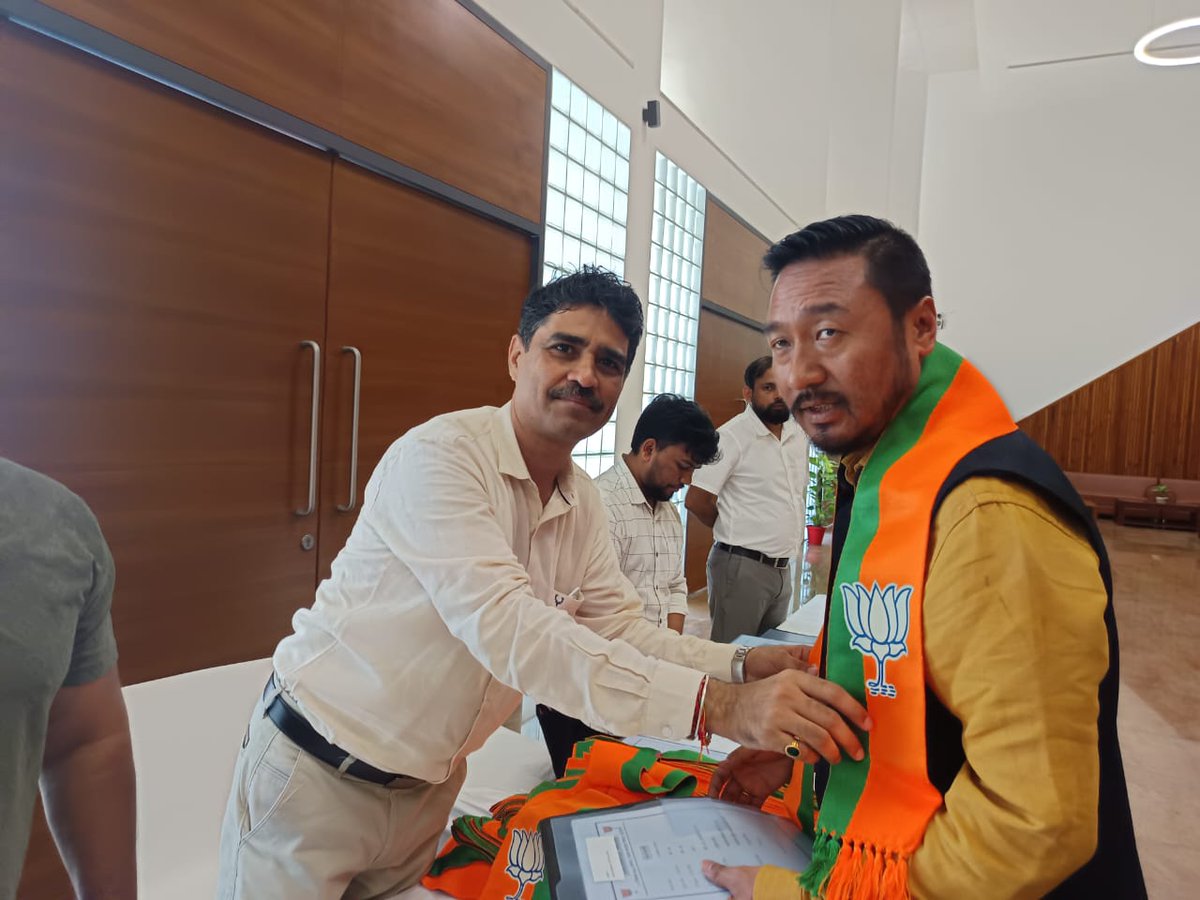 भारती जनता पार्टी के संगठन पर्व सदस्यता अभियान के बैठक दिल्ली कार्यलय मे सम्पन्न !