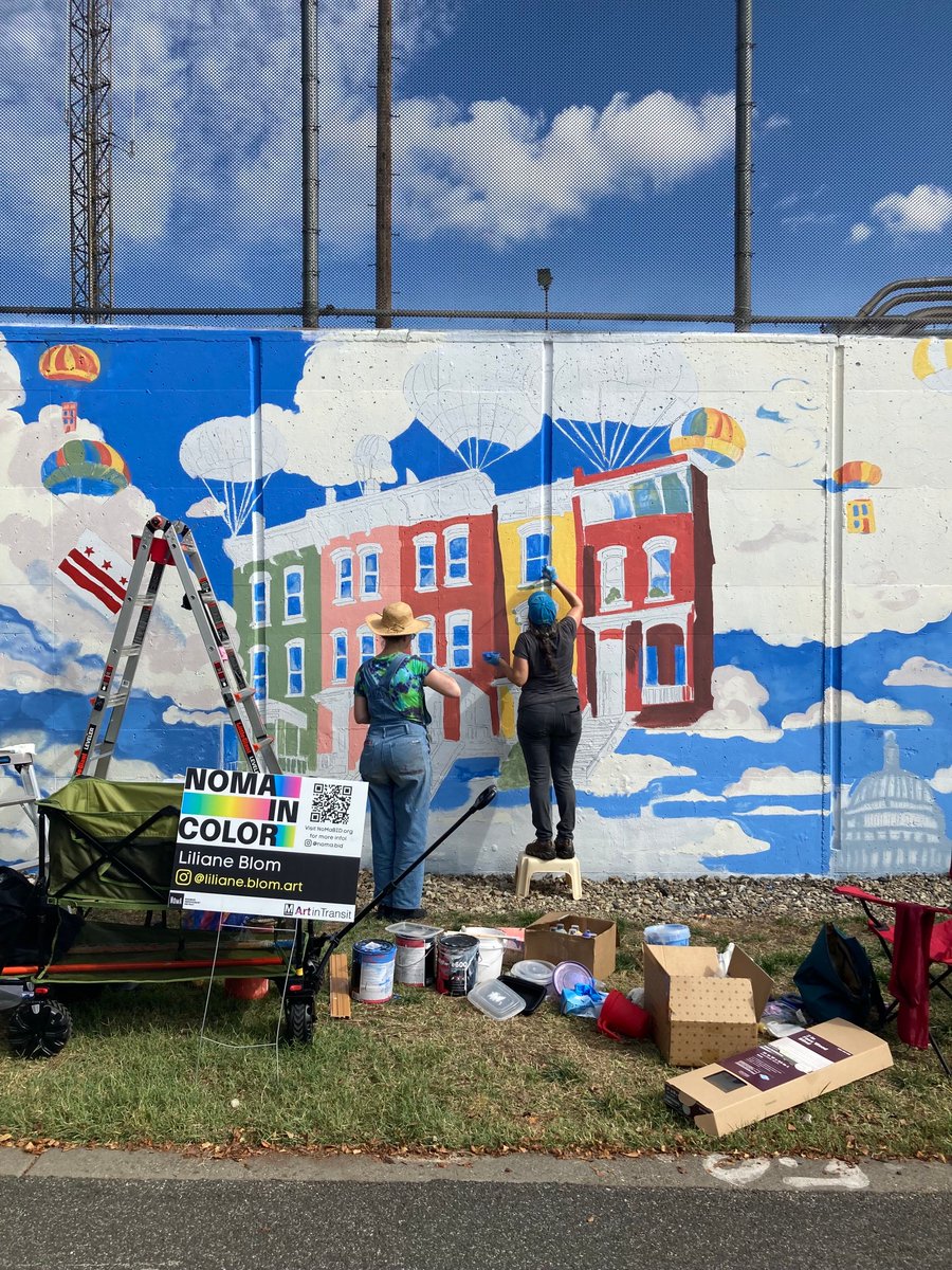 wmata's tweet image. Metro’s #ArtinTransit is excited to partner with the @NoMaBID on the NoMa in Color Mural Festival. Be dazzled by colorful murals being painted by local artists on the Metro wall along the Metropolitan Branch Trail near NoMa–Gallaudet Station.
nomabid.org/annual-events/… #wmata