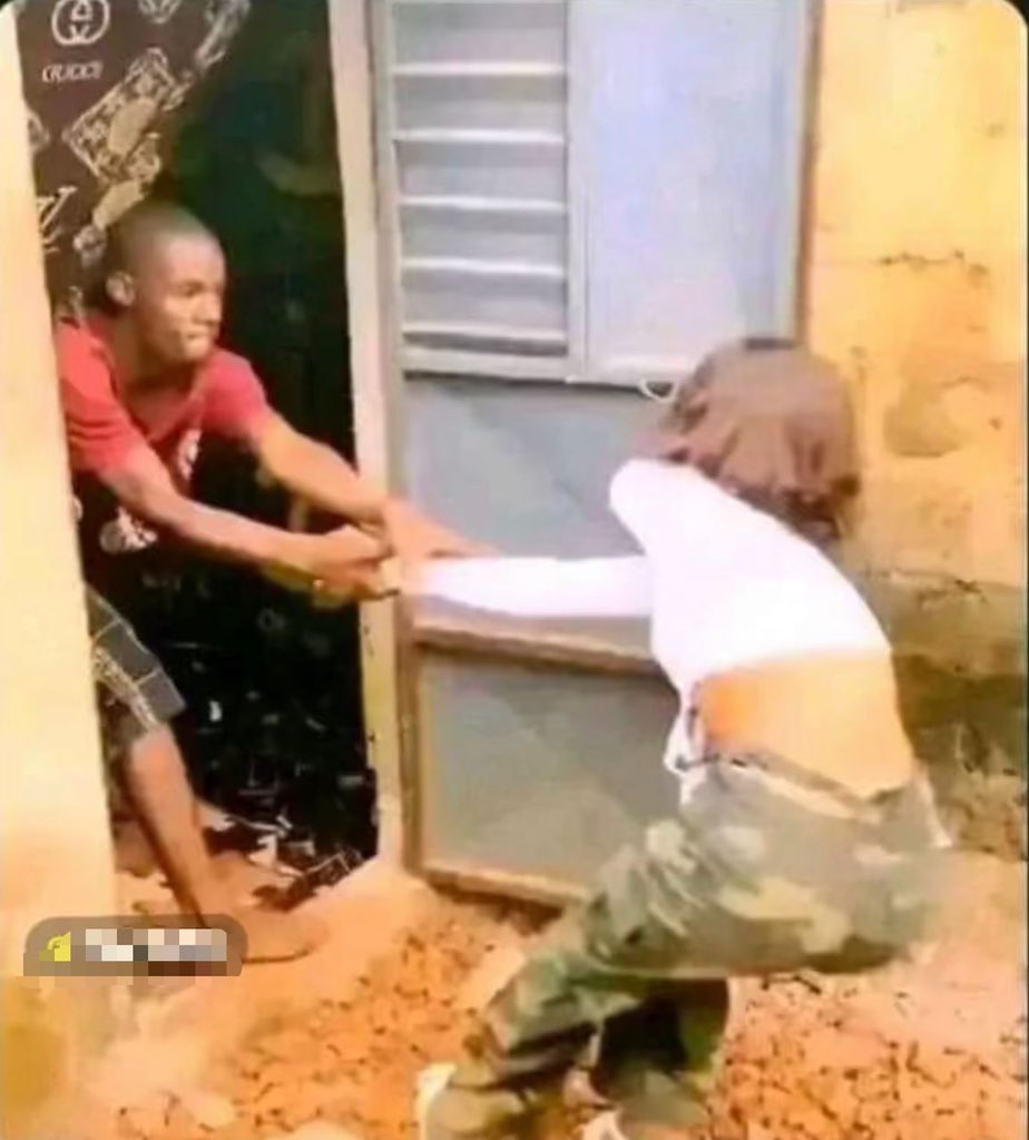 _BigKhalifa's tweet image. You don chop pizza finsh, you want con Dey go house like that ! Never