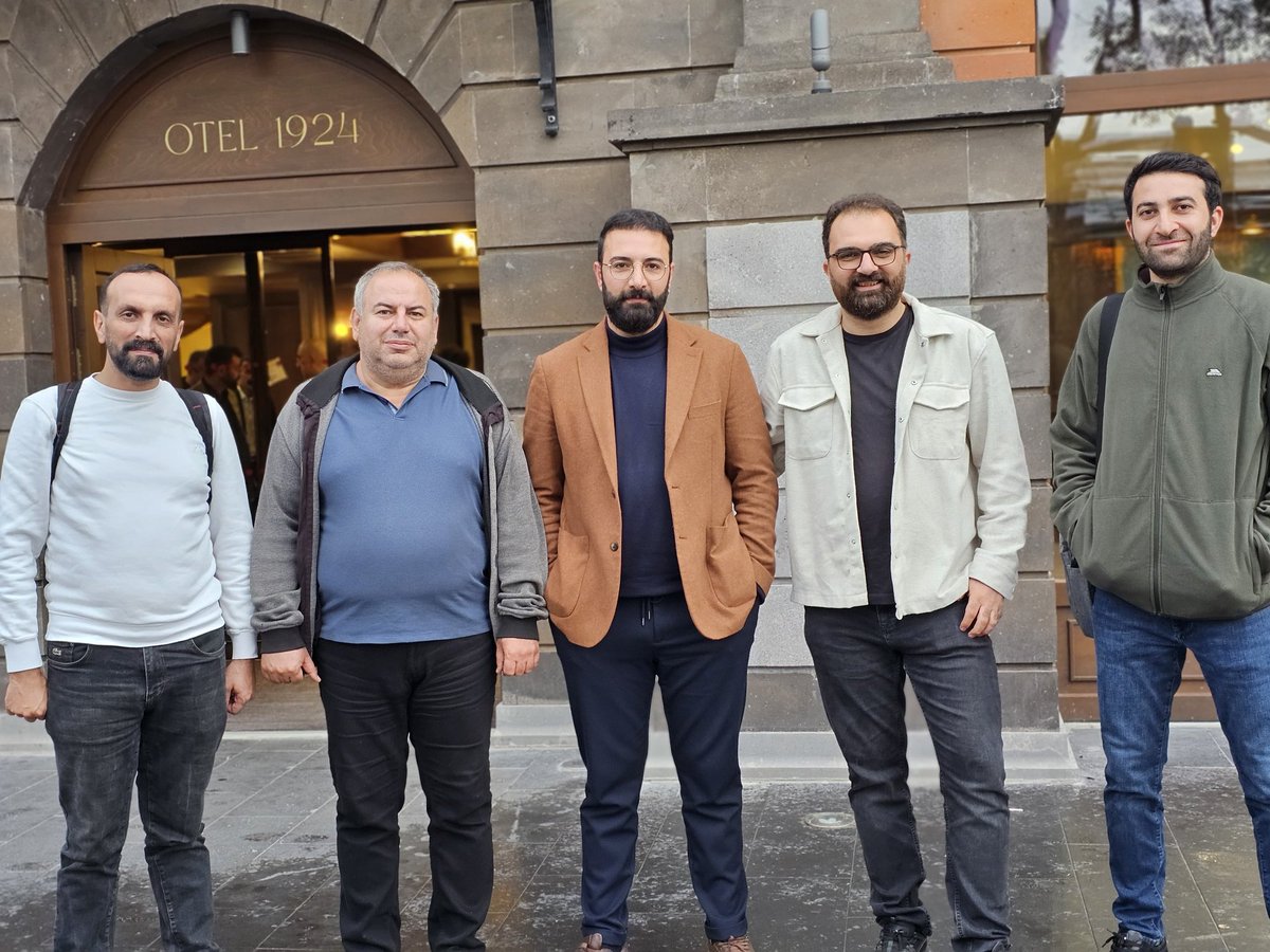 OnyNuri's tweet image. Kars Hatırası...

Sosyal Demokrasi Vakfının SODEV 30. Yıldönümü etkinlikleri kapsamında yapılan panelin ardından arkadaşlarla bu notu düşelim dedik.
@RusenTakva 
@kdr_cesur 
@ishakkaraa 
@Karakas_arif 
#sodev 
#sodev30yaşında