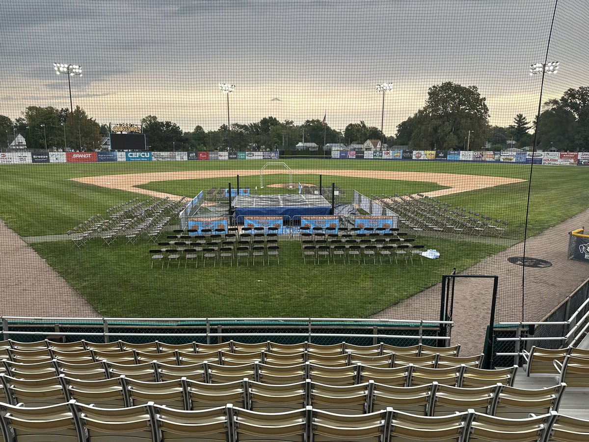 MyWorldPod's tweet photo. The calm before the storm ahead of #CCCLASH!
If you’re near Springfield #Illinois, DO NOT miss this one!
🎟️ https://t.co/HWTas6WAX8 https://t.co/23bsgbx8J7