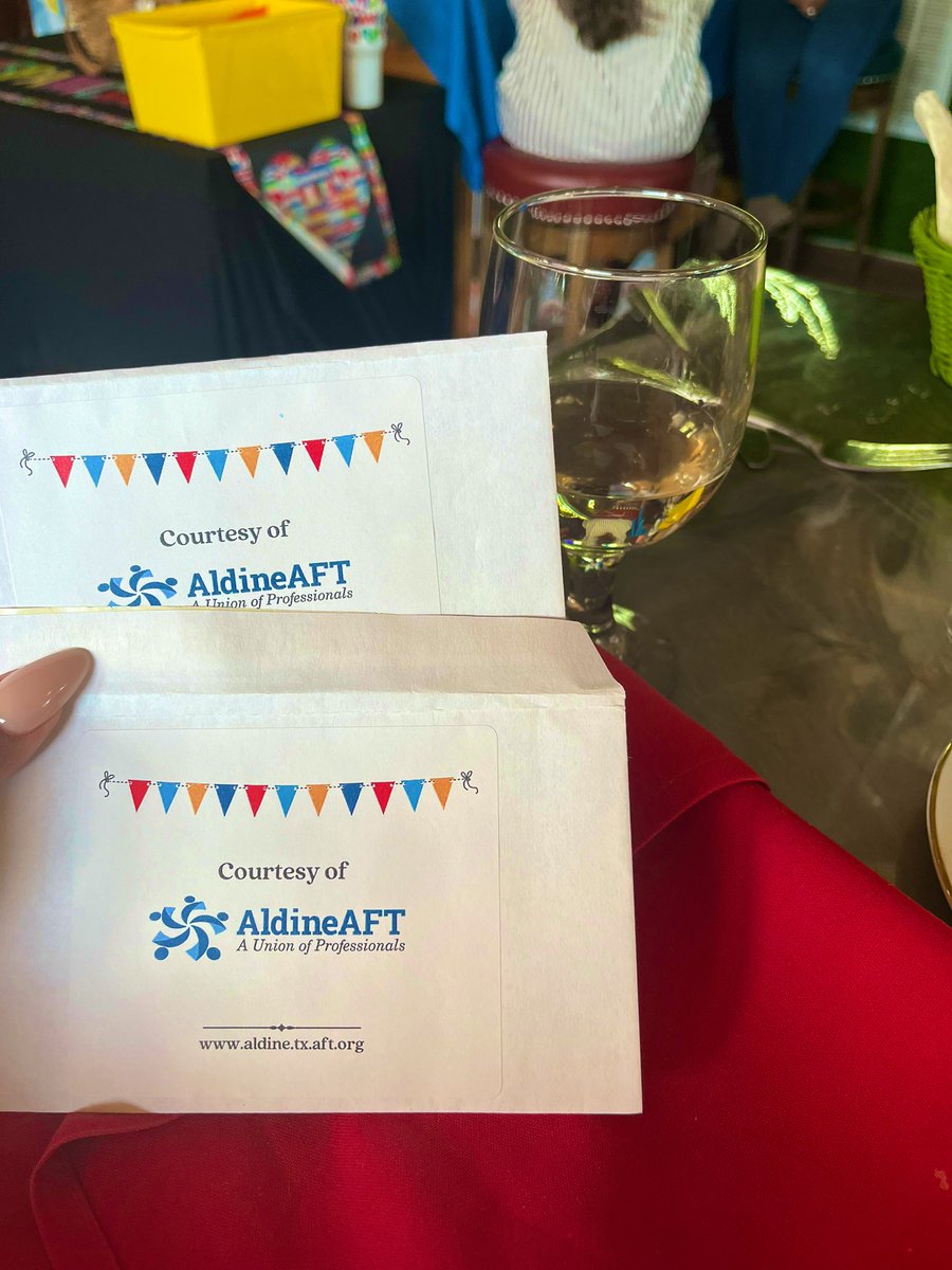 TyRobMc's tweet photo. Had a great time at our @AldineAFT6345 social. @CHouston11 advocates for our rights as educators which definitely helps with teacher retention; we appreciate you! Did I mention I finally won a prize, several prizes to be exact🫶🏾 @LL4ELLS  #Educatorslead #EducatorsMatters https://t.co/ZWnO0SpKPn