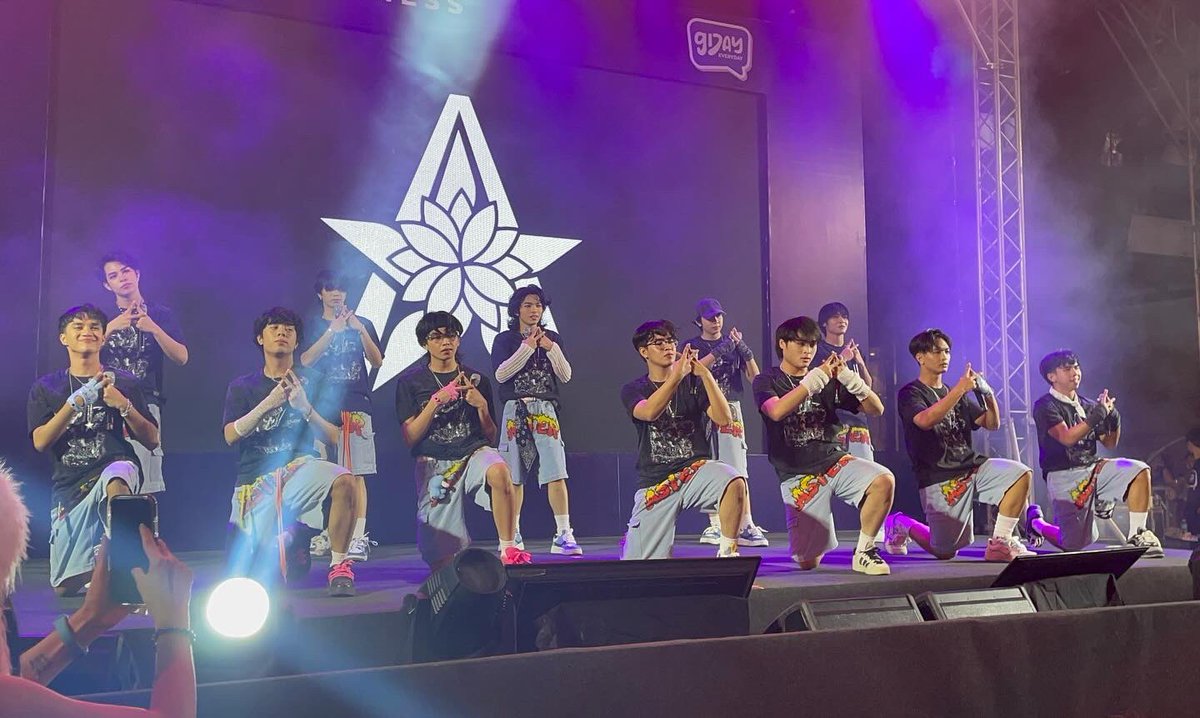 _asterofc's tweet photo. Rising PPOP group, ASTER for their 3rd Globe Events ‘G FAIR’ at the BGC Amphitheater! Big thank you to @enjoyGLOBE and @globebusiness for the another opportunity!
#AsteriskArtist #EnjoyGlobe #GDayEveryday #GFair https://t.co/1R1COh7ZAT