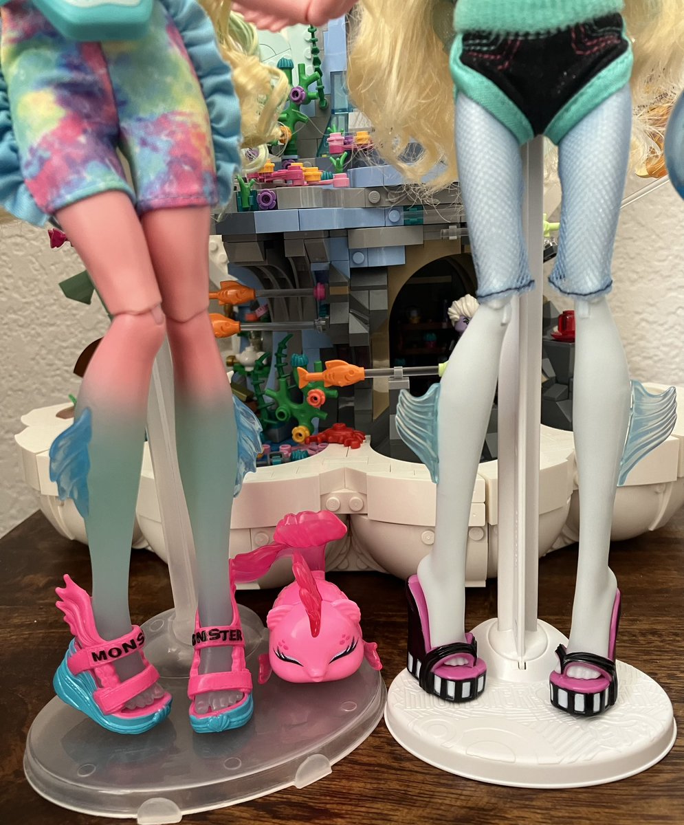 People say we’re alike, they say we have the same hair 🪸🐚🌺