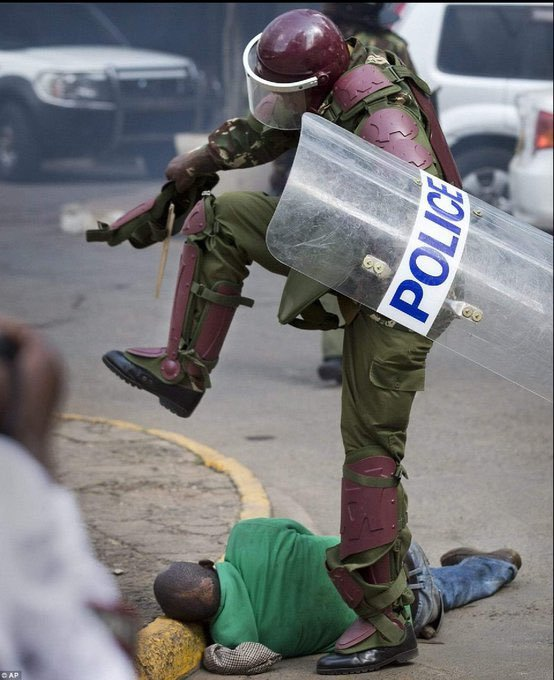 MkenyaMzi's tweet photo. This is under RUTO's command #BanRutoAtUNGA79 https://t.co/2IfjyEhaHP