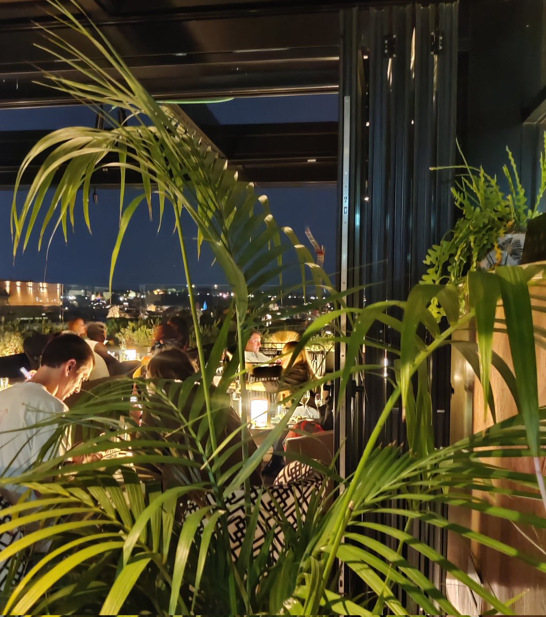 JackRoosterLive's tweet photo. Evenings in the heart of  the Eternal City. #Roma #RooftopSessions #JackRooster #GlobalResidentDJ #InternationalVibes #SummerTour #SeeYouOnTheDancefloor #Europe #Italt 🎶🇮🇹🤙🏼💋 https://t.co/MnPshKGCAC