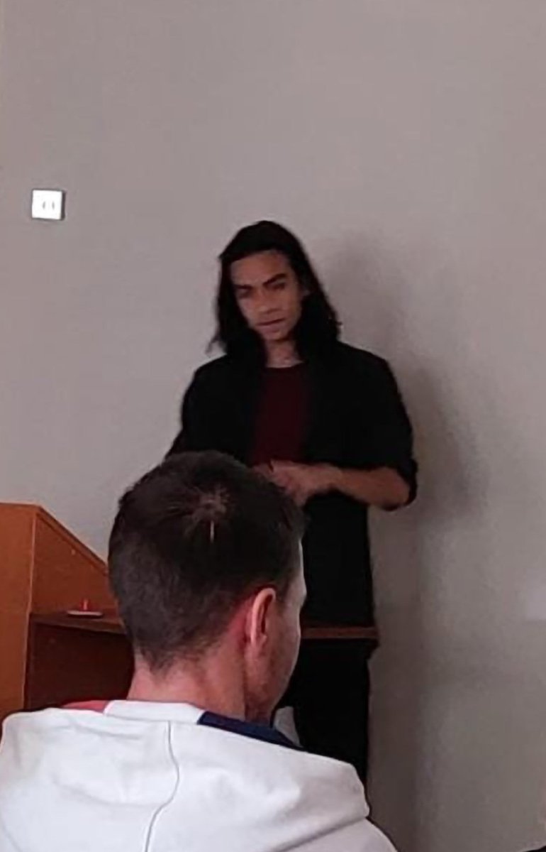 16 yaş ve 21 yaş, keşke vesikalık gibi dümdüz durduğum 2 fotoğrafım olsaydı