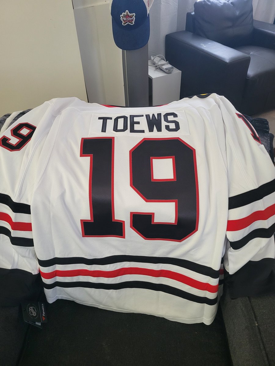 Footer11's tweet photo. @HKYJersey @HKYJersey is coming thru with the cleanest logo in the game. Thanks again, #GreatPull #MysteryJersey #Fanatics https://t.co/BHerhm9jJ4